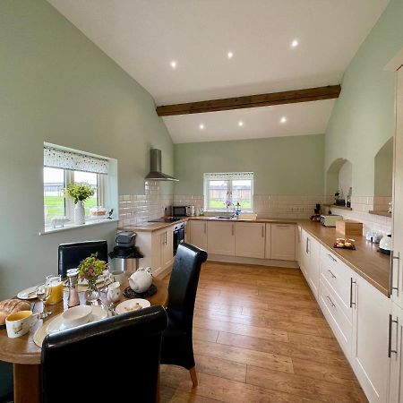 Fieldsview Villa Wrexham Exterior foto